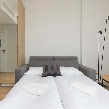 Business Kasprzaka With Parking By Renters
