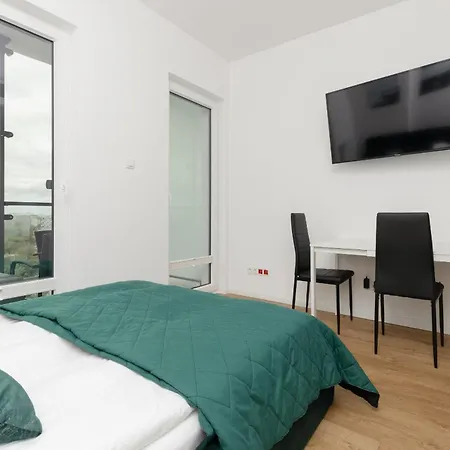 Business Kasprzaka With Parking By Renters