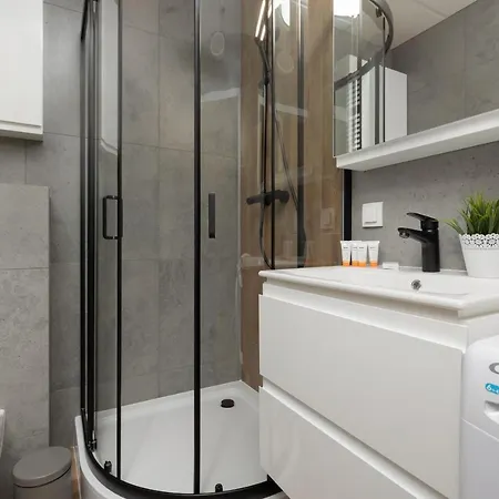 Business Kasprzaka With Parking By Renters Apart-hotel
