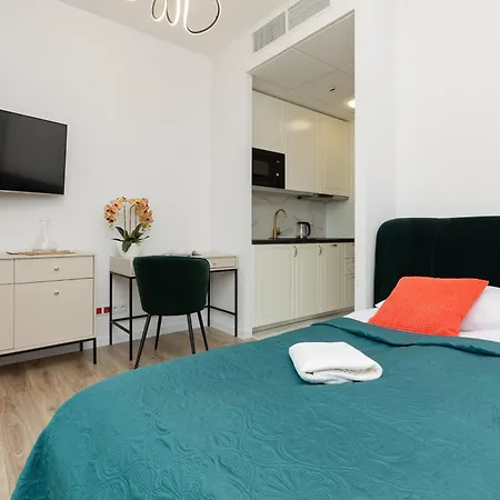Business Kasprzaka With Parking By Renters *